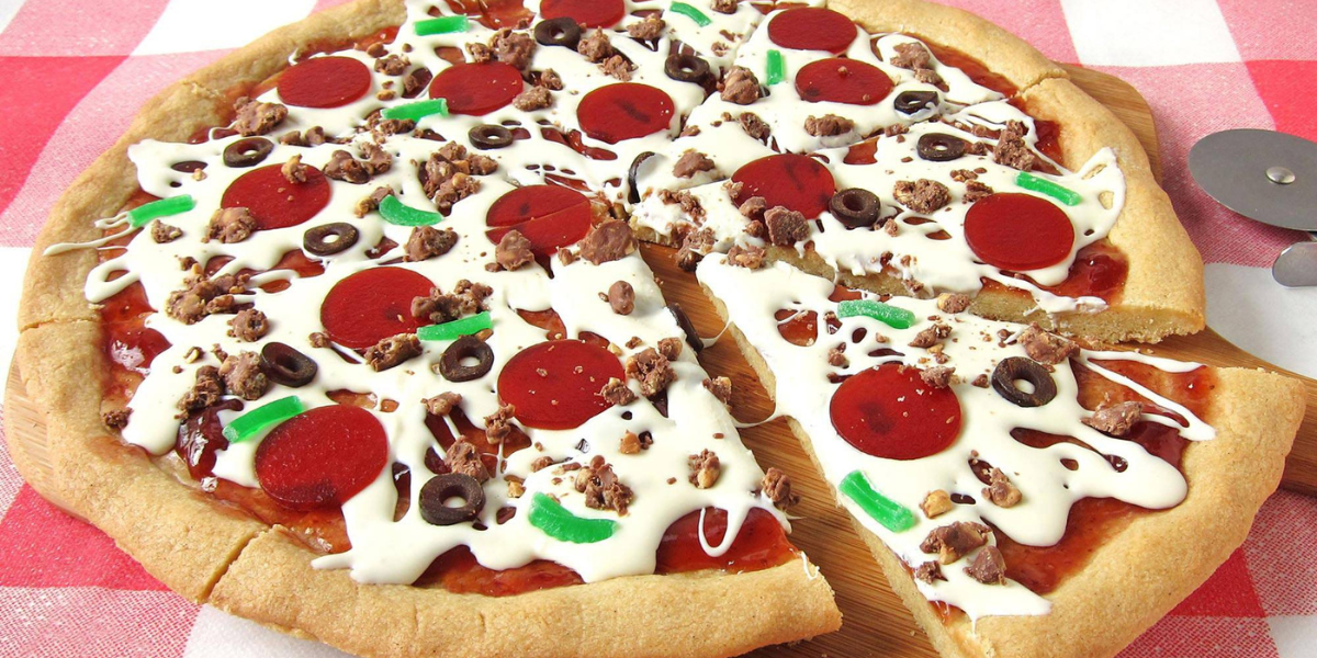 Sugar cookie pizza for Halloween 
